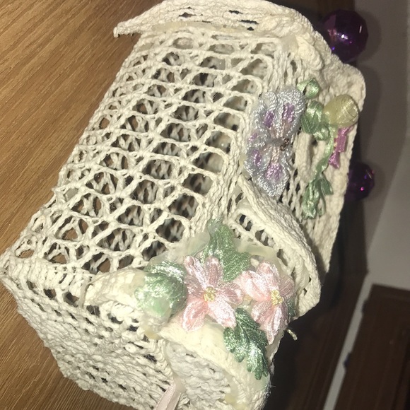 Handmade Vintage Macrame Cottage Birdhouse - Picture 15 of 16